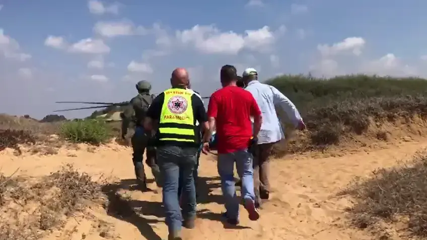 תאונת צניחה בשרון: גבר בן 73 נהרג ונערה נפצעה בהתרסקות על מצוק בארסוף תאונת צניחה בשרון: גבר בן 73 נהרג ונערה נפצעה בהתרסקות על מצוק בארסוף