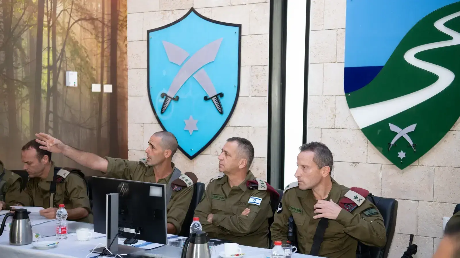 הרמטכ"ל אביב כוכבי מסייר בפיקוד הצפון עם מפקד פיקוד הצפון אמיר ברעם ומפקד עוצבת הגליל שלומי בינדר הרמטכ"ל אביב כוכבי מסייר בפיקוד הצפון עם מפקד פיקוד הצפון אמיר ברעם ומפקד עוצבת הגליל שלומי בינדר