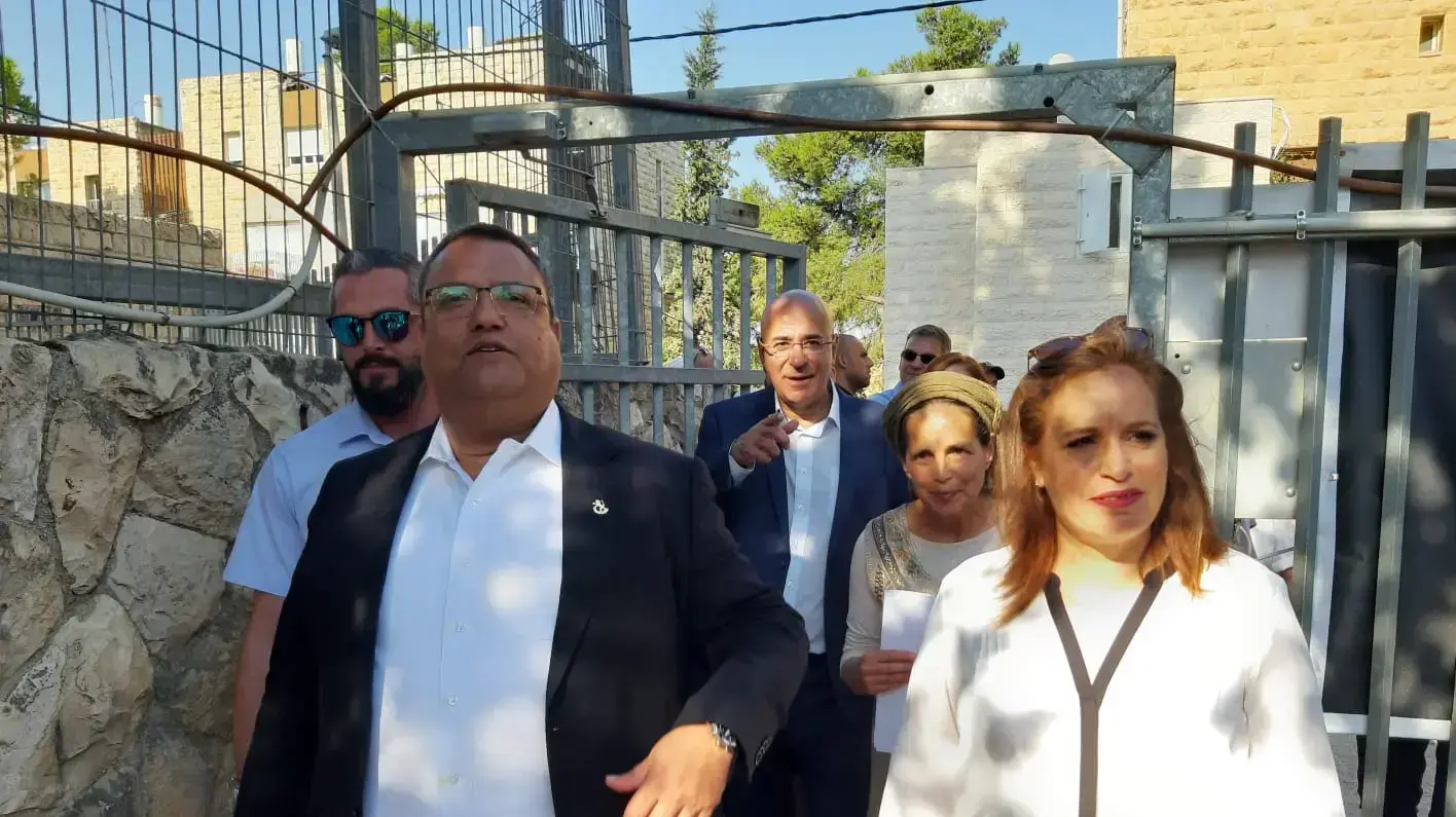 ראש העיר, משה ליאון,בפתיחת שנת הלימודים בבית ספר בירושלים , ספטמבר 2019 ראש העיר, משה ליאון,בפתיחת שנת הלימודים בבית ספר בירושלים , ספטמבר 2019