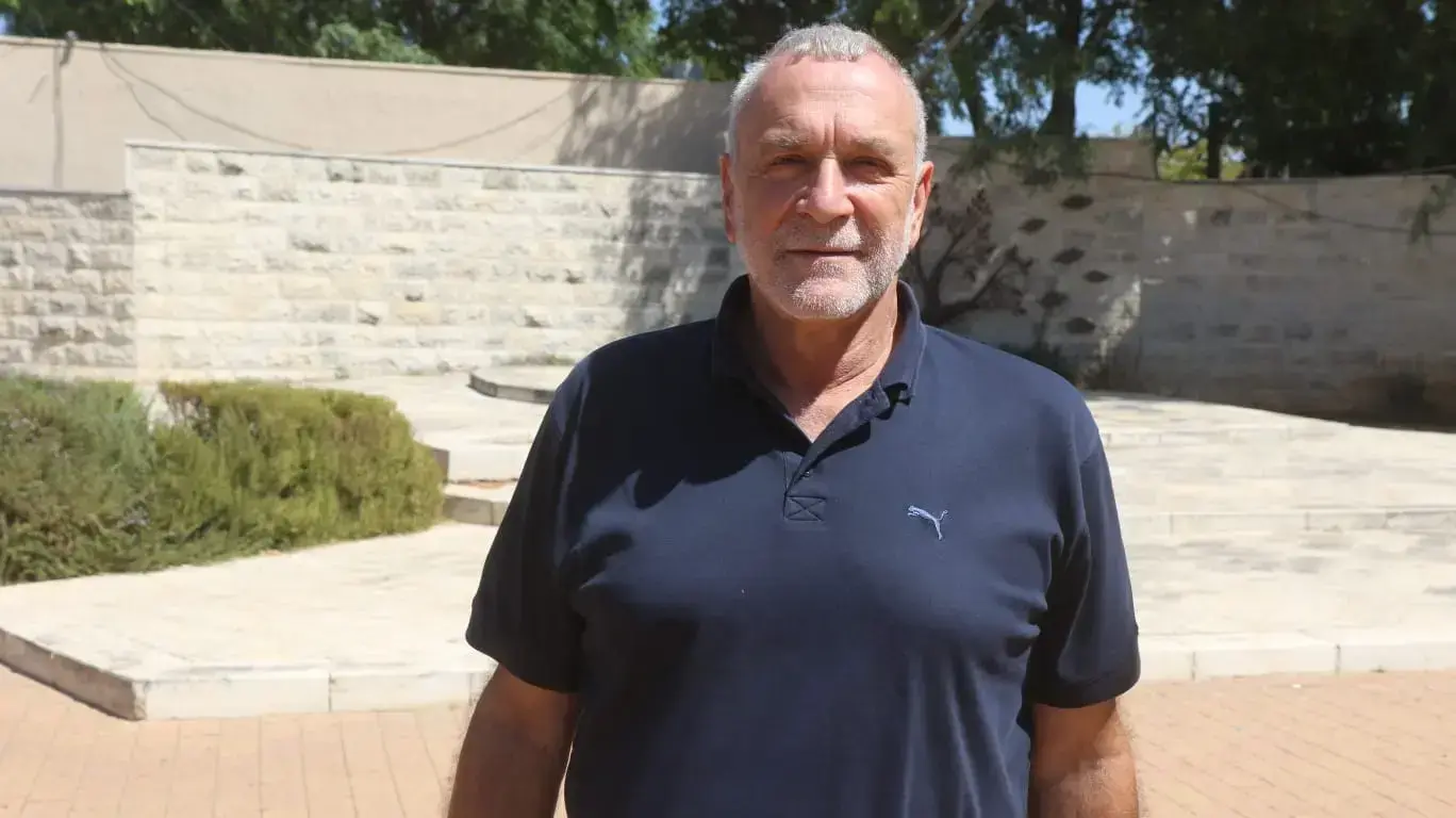 בני בן מובחר ראש המועצה האיזורית מבואות החרמון בפורום ראשי רשויות קו העימות בצפון מתכנס באביבים כדי לדון בבעיית המיגון בישוביהם, 2 בספטמבר 2019 בני בן מובחר ראש המועצה האיזורית מבואות החרמון בפורום ראשי רשויות קו העימות בצפון מתכנס באביבים כדי לדון בבעיית המיגון בישוביהם, 2 בספטמבר 2019