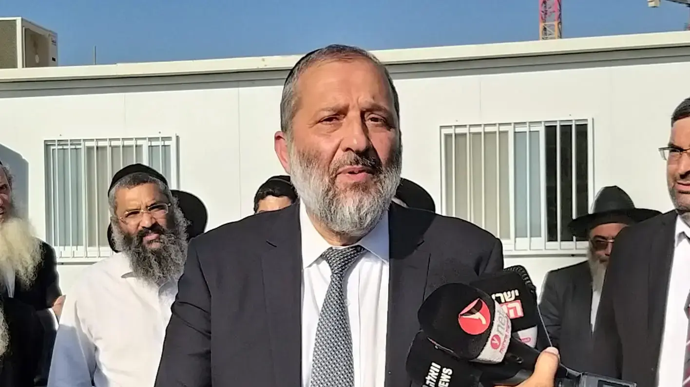 אריה דרעי בטקס הנחת אבן פינה לשכונה חדשה בנתיבות אריה דרעי בטקס הנחת אבן פינה לשכונה חדשה בנתיבות