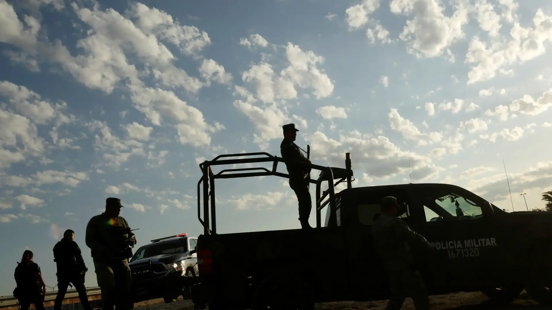 חיילים מסיירים לאורך נהר ריו בראבו, הגבול עם ארצות הברית, חוארז, מקסיקו, 04.09.19 חיילים מסיירים לאורך נהר ריו בראבו, הגבול עם ארצות הברית, חוארז, מקסיקו, 04.09.19