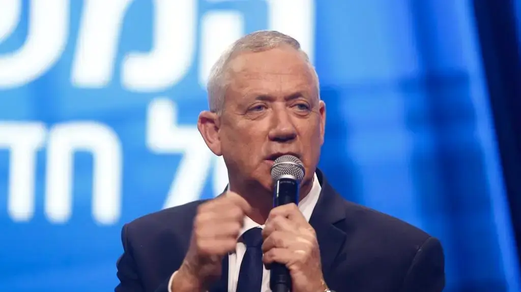 יו"ר כחול לבן בני גנץ בראיון לדני קושמרו בועדת המשפיעים של חדשות 12, ספטמבר 2019 יו"ר כחול לבן בני גנץ בראיון לדני קושמרו בועדת המשפיעים של חדשות 12, ספטמבר 2019
