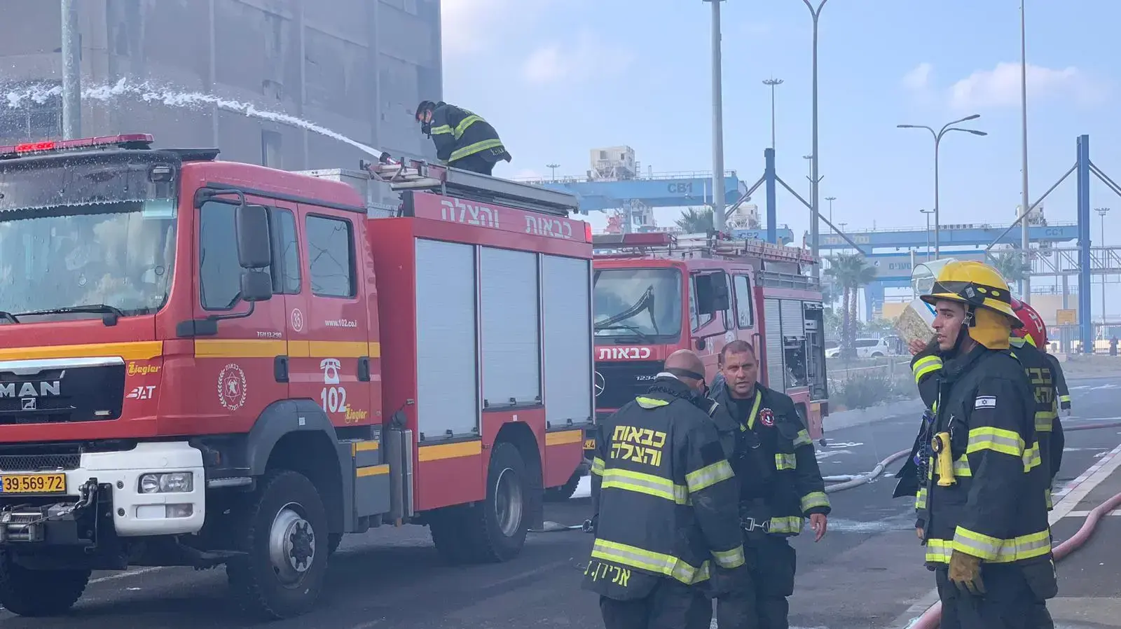 שריפת ענק באחד המפעלים בחוף שמן, 05.09.19 שריפת ענק באחד המפעלים בחוף שמן, 05.09.19