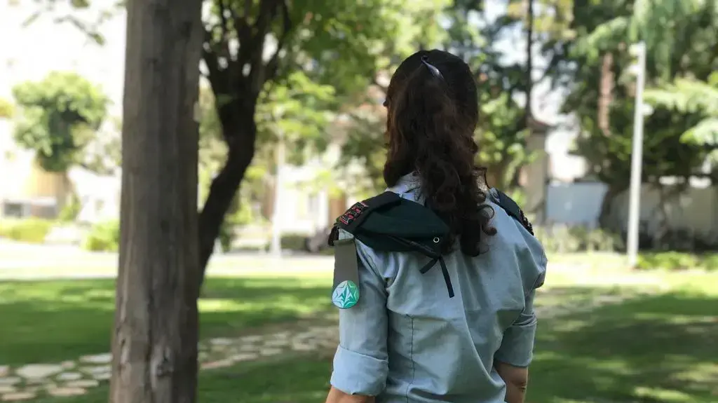סרן א' לכתבת מגזין אמיר בוחבוט סרן א' לכתבת מגזין אמיר בוחבוט