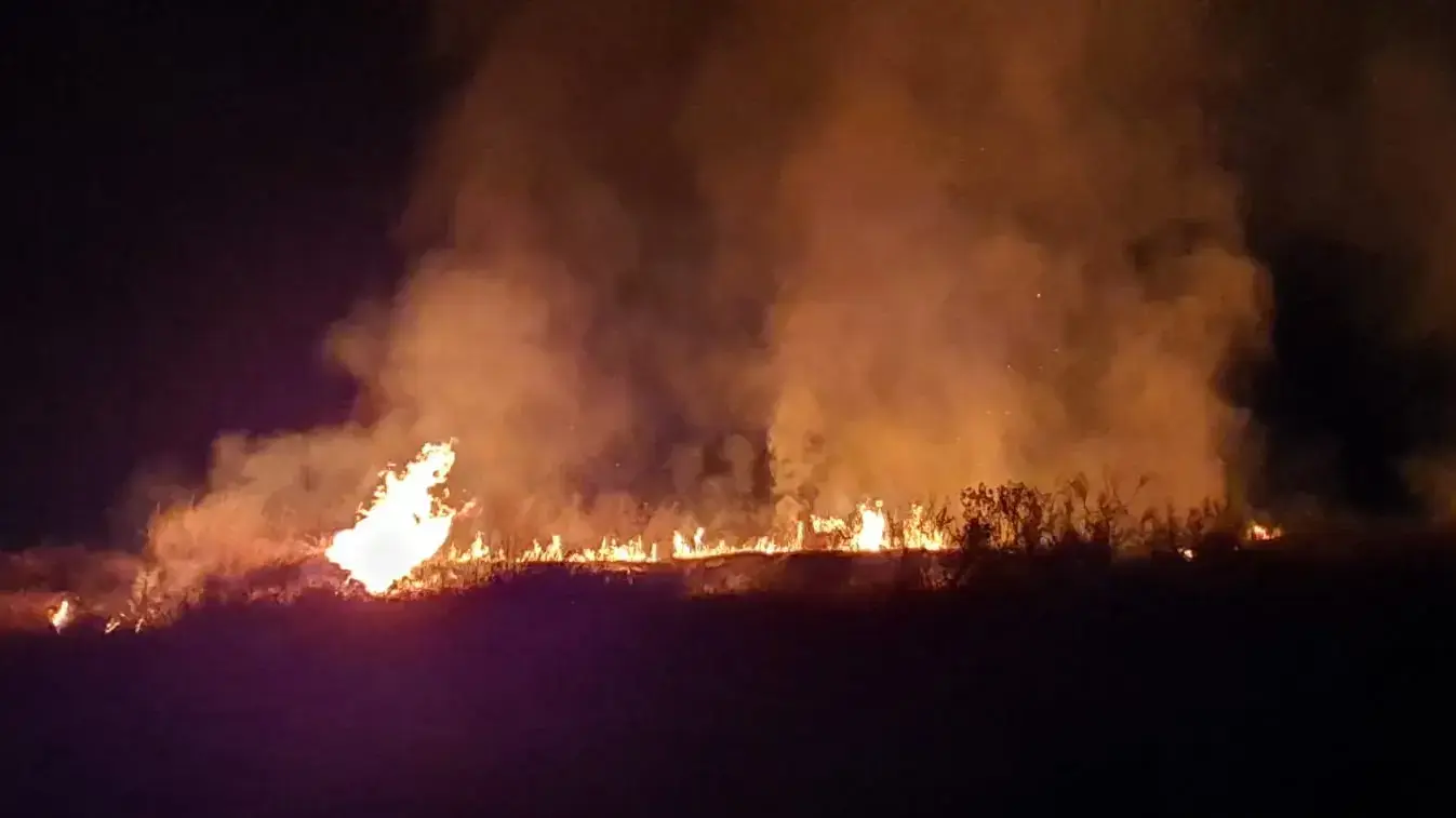 שריפה בשטח פתוח בשדרות כתוצאה מנפילת רקטה בשטח פתוח. 06 בספטמבר 2019 שריפה בשטח פתוח בשדרות כתוצאה מנפילת רקטה בשטח פתוח. 06 בספטמבר 2019