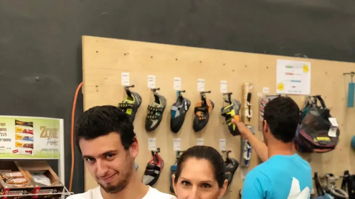 מיקי מריינפלד וסוף אדלר שנהרג בתאונת הטיפוס בספרד מיקי מריינפלד וסוף אדלר שנהרג בתאונת הטיפוס בספרד