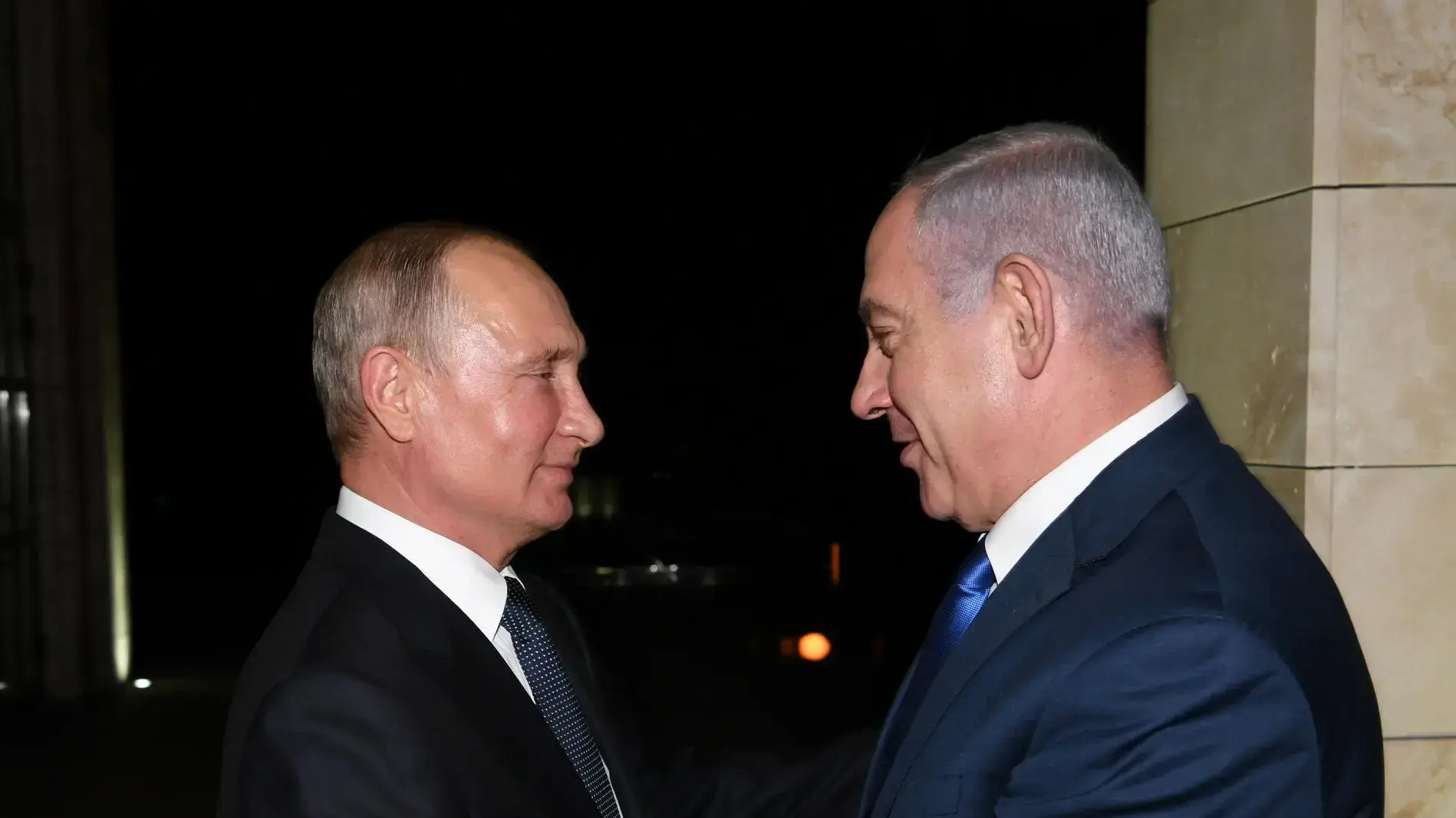 ראש הממשלה בנימין נתניהו ונשיא רוסיה ולדימיר פוטין בסוצ'י, 12 בספטמבר 2019 ראש הממשלה בנימין נתניהו ונשיא רוסיה ולדימיר פוטין בסוצ'י, 12 בספטמבר 2019