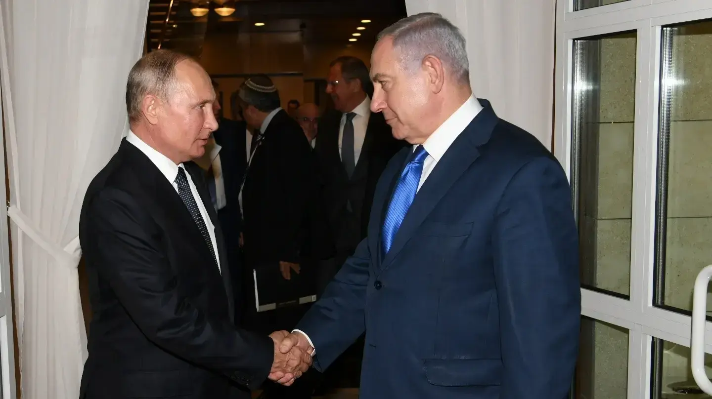 ראש הממשלה בנימין נתניהו נפרד מנשיא רוסיה ולדימיר פוטין בסוצ'י, 12 בספטמבר 2019 ראש הממשלה בנימין נתניהו נפרד מנשיא רוסיה ולדימיר פוטין בסוצ'י, 12 בספטמבר 2019