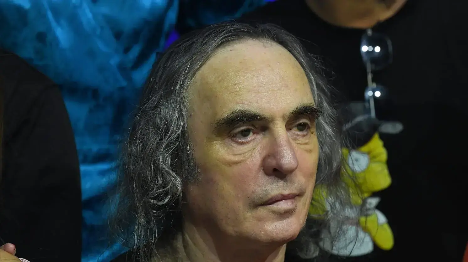 צביקה פיק מופיע לראשונה מול קהל מאז שלקה בשבץ. המוזיקאי שב לבמה במסיבת העיתונאים לפסטיגל, 13 בספטמבר 2019
