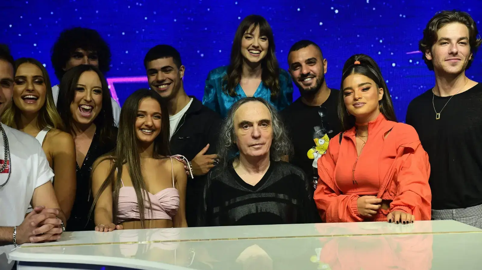 צביקה פיק מופיע לראשונה מול קהל מאז שלקה בשבץ. המוזיקאי שב לבמה במסיבת העיתונאים לפסטיגל, 13 בספטמבר 2019