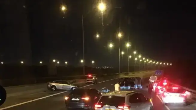 זירת תאונת דרכים סמוך לניצני עוז בכביש 6 בה נהרג גבר בן 33, 16 בספטמבר 2019
