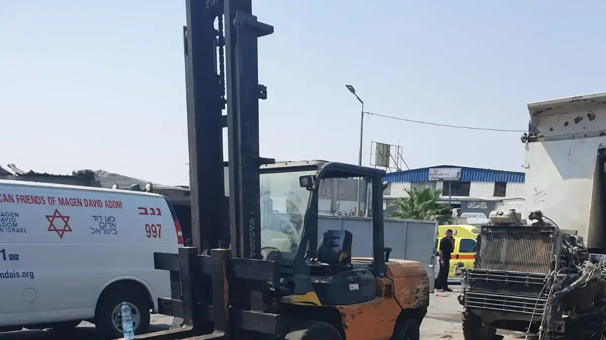נער בן 16 נהרג מפגיעת מלגזה באזור תעשייה ברהט, 20 בספטמבר 2019 נער בן 16 נהרג מפגיעת מלגזה באזור תעשייה ברהט, 20 בספטמבר 2019