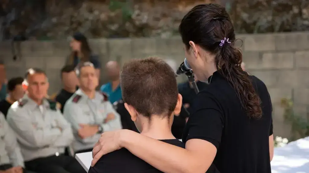 ציון לשבח מטעם ראש המטה הכללי מוענק למשפחתו של סגן-אלוף מ' ז"ל ציון לשבח מטעם ראש המטה הכללי מוענק למשפחתו של סגן-אלוף מ' ז"ל