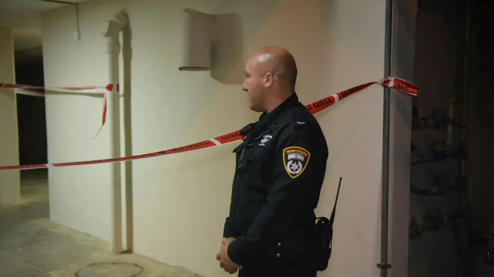 שוטרים בזירת הרצח בנצרת, בה נורה למוות גבר בן 44. ה-23 לספטמבר 2019 שוטרים בזירת הרצח בנצרת, בה נורה למוות גבר בן 44. ה-23 לספטמבר 2019