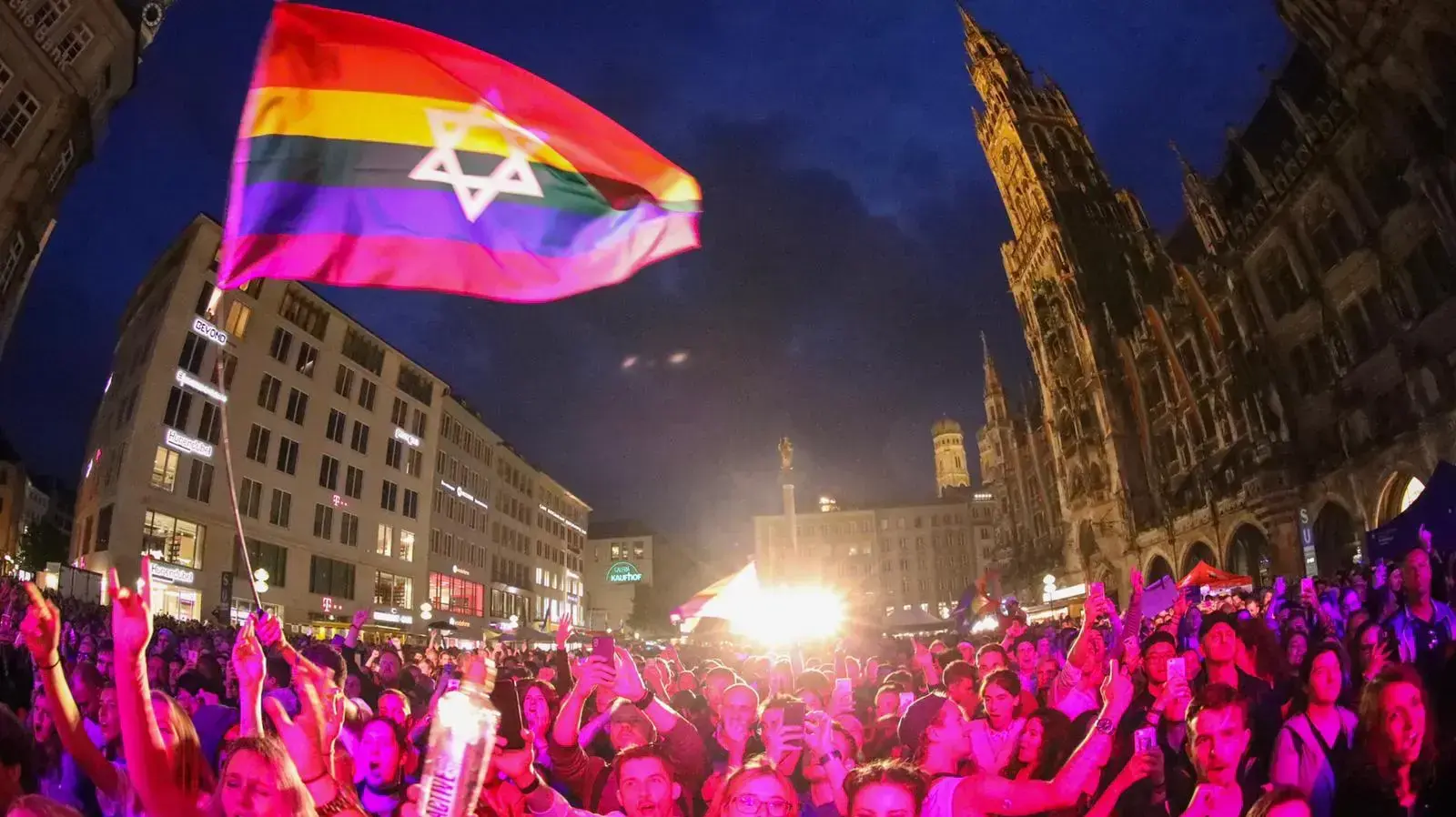 קהל בהופעה של נטע ברזילי קהל בהופעה של נטע ברזילי