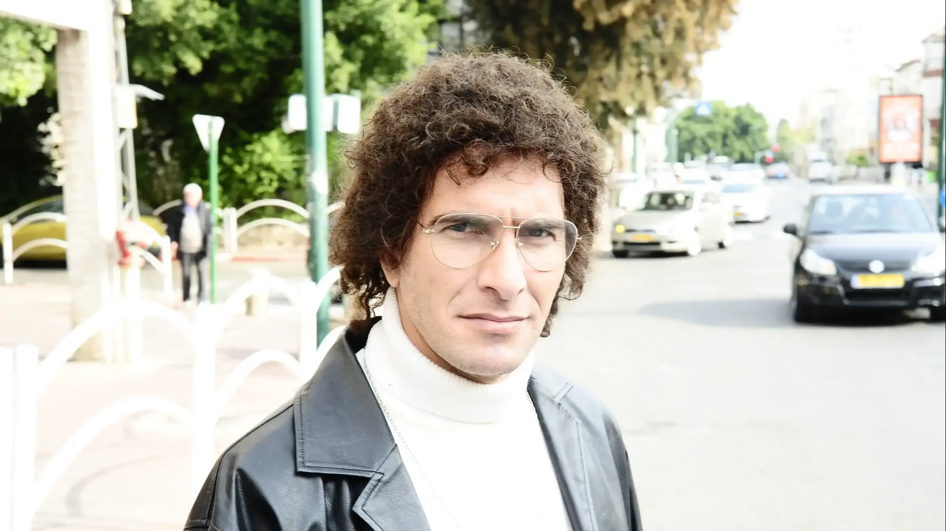 אסי כהן בדמות של שאולי מ"ארץ נהדרת" אסי כהן בדמות של שאולי מ"ארץ נהדרת"