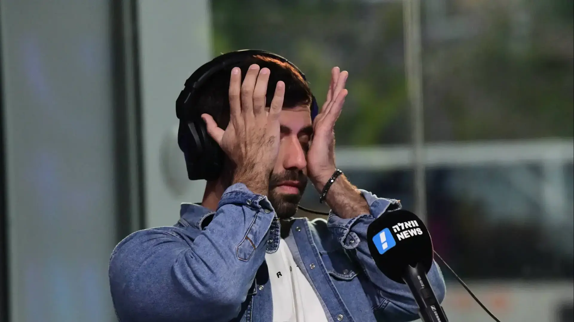 המצעד העברי של גלגלצ תשע"ט, אליעד דומע אחרי שזכה במקום הראשון המצעד העברי של גלגלצ תשע"ט, אליעד דומע אחרי שזכה במקום הראשון