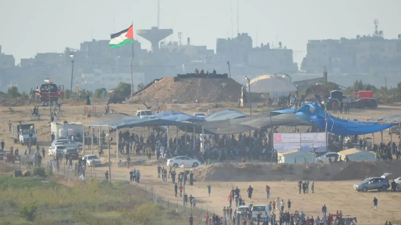 פלסטינים מפגינים בכמה מוקדים בגבול רצועת עזה. 27 בספטמבר 2019 פלסטינים מפגינים בכמה מוקדים בגבול רצועת עזה. 27 בספטמבר 2019