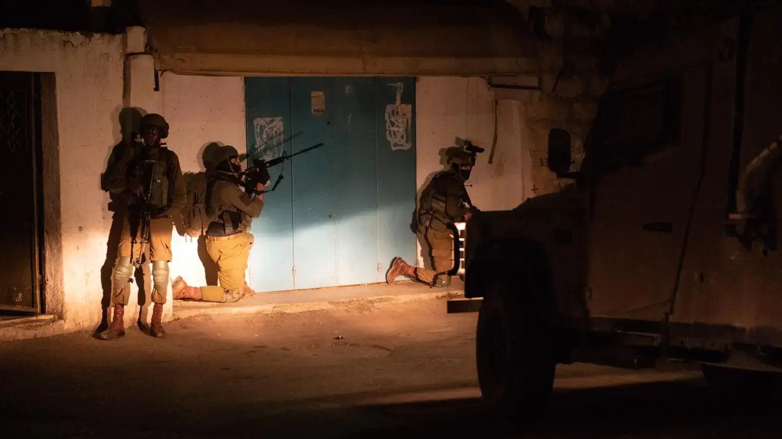 פעילות מודיעינית ומבצעית משותפת של צה"ל, שב"כ, משטרה ומג"ב הובילה לעצירת חוליית המחבלים החשודים בביצוע הפיגוע בדולב, בו נרצחה הנערה רינה שנרב פעילות מודיעינית ומבצעית משותפת של צה"ל, שב"כ, משטרה ומג"ב הובילה לעצירת חוליית המחבלים החשודים בביצוע הפיגוע בדולב, בו נרצחה הנערה רינה שנרב