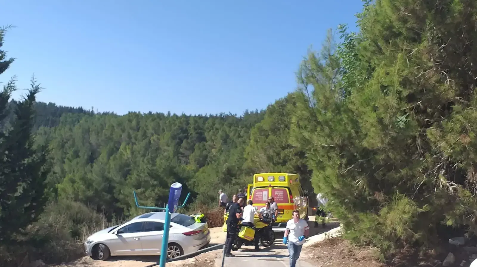 קלנועית עם ארבעה נוסעים שהידרדרה לוואדי בבית העלמין בנוף הגליל קלנועית עם ארבעה נוסעים שהידרדרה לוואדי בבית העלמין בנוף הגליל