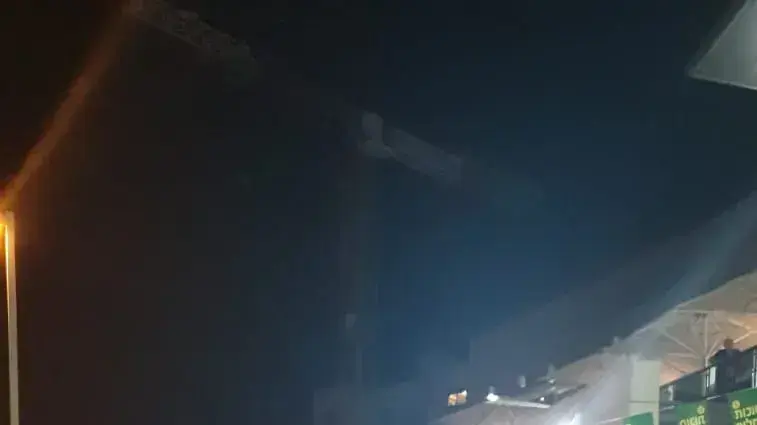 הפגנת תמיכה בראש הממשלה בנימין נתניהו מול ביתו של היועץ המשפטי לממשלה אביחי מנדלבליט בפתח תקווה ב-5 באוקטובר 2019 הפגנת תמיכה בראש הממשלה בנימין נתניהו מול ביתו של היועץ המשפטי לממשלה אביחי מנדלבליט בפתח תקווה ב-5 באוקטובר 2019