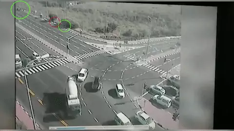 GIF - פיגוע דקירה בכביש 433: פלסטיני בן 15 תושב הכפר מדיה, דקר ופצע אישה בת 22, תושבת מודיעין עילית