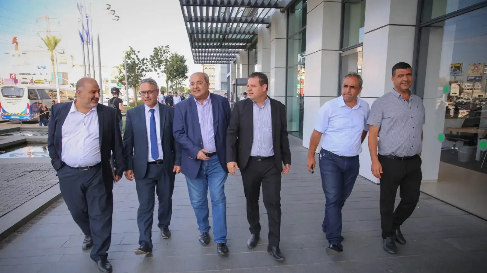 פגישת ראשי הרשימה והמשותפת וראשי רשויות ערביות ובהן סלים סליבי ראש מועצת מג'ד אל כרום ומודר יונס יו"ר ראשי המועצות הערביות וראש המועצה המקומית ערערה עם השר לבטחון הפנים גלעד ארדן על האלימות במגזר הערבי, ר"ג, 10 באוקטובר 2019
