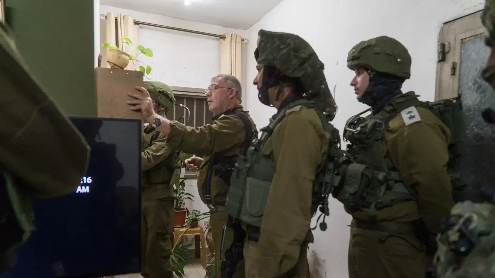 צה"ל מבצע מיפוי לבית אחד מחברי החוליה שרצחה את רנה שנרב ליד דולב צה"ל מבצע מיפוי לבית אחד מחברי החוליה שרצחה את רנה שנרב ליד דולב