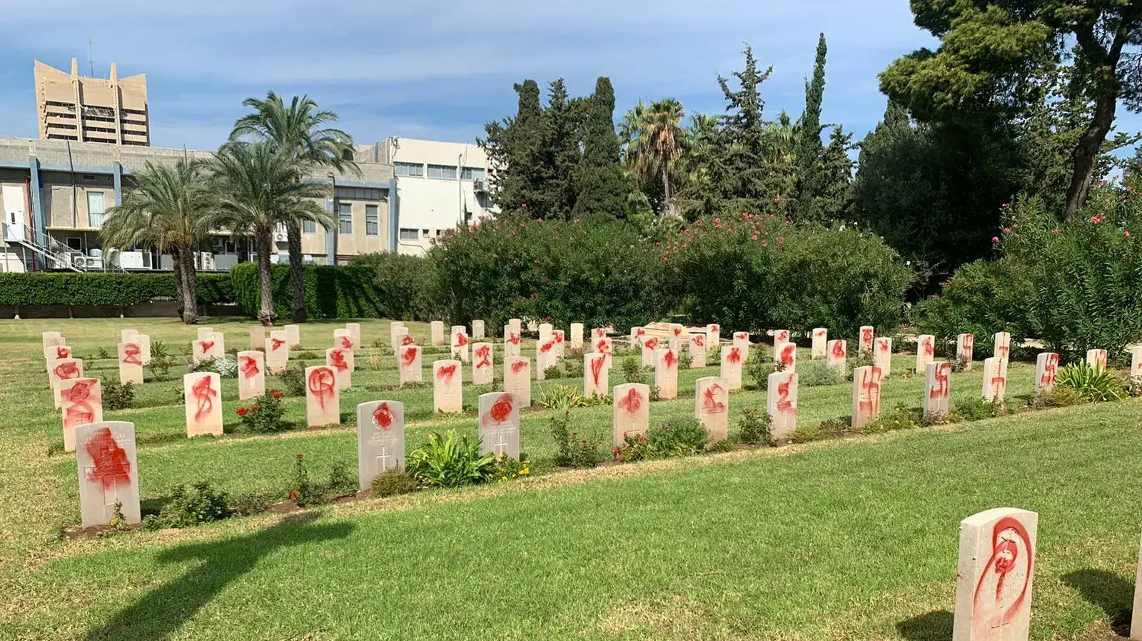 כתובות נאצה ועקירת מצבות בבית העלמין הצבאי הבריטי בחיפה, 11 באוקטובר 2019