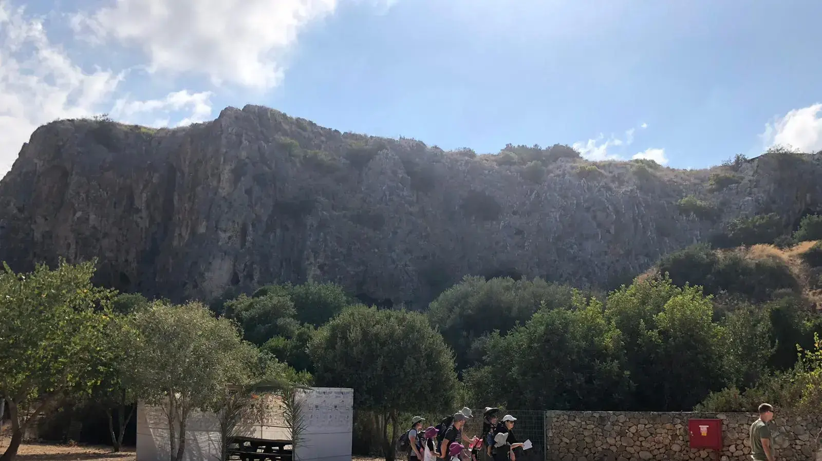מטיילים בשמורת הטבע נחל מערות. 12 באוקטובר 2019 מטיילים בשמורת הטבע נחל מערות. 12 באוקטובר 2019