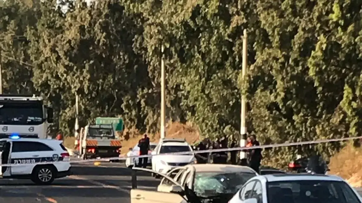 רכב שהתפוצץ סמוך לפרדס חנה קיים חשד כי מדבור בניסיון חיסול רכב שהתפוצץ סמוך לפרדס חנה קיים חשד כי מדבור בניסיון חיסול