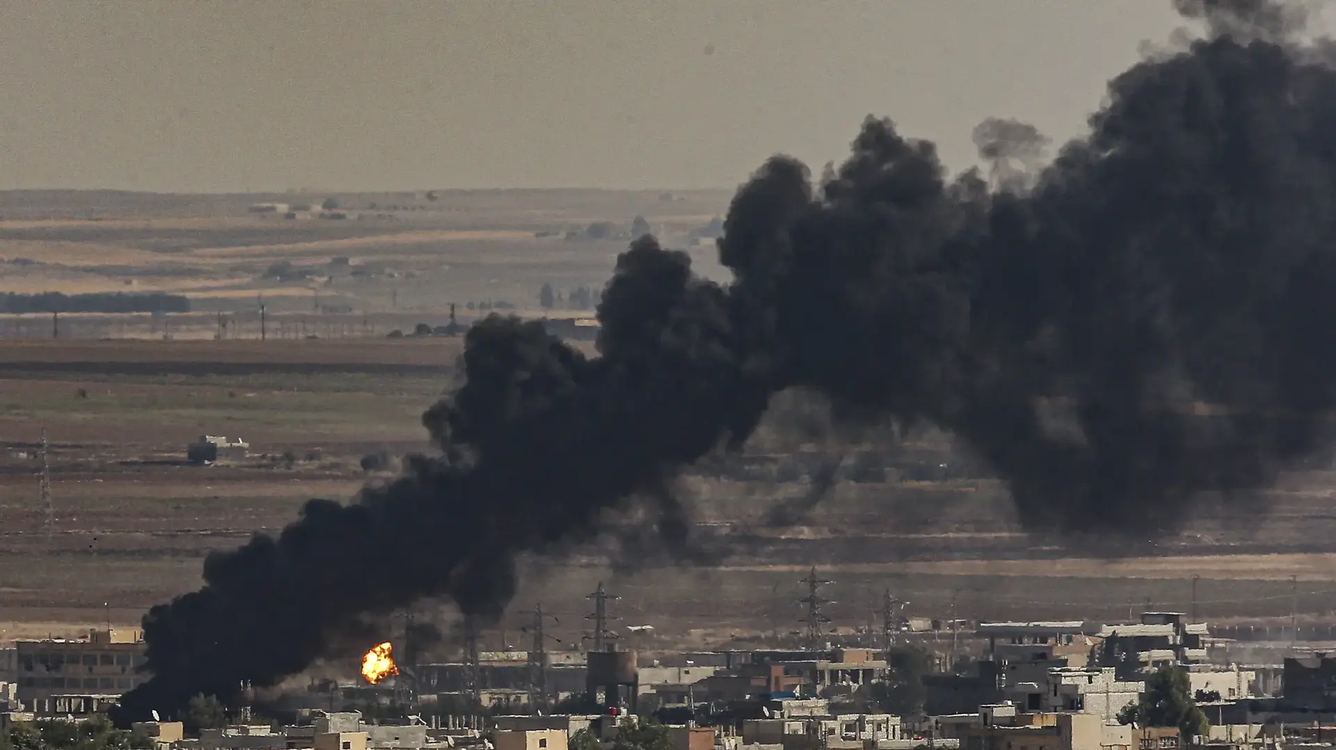 עשן מעל ראס אל-עין בסוריה, 13 באוקטובר 2019 עשן מעל ראס אל-עין בסוריה, 13 באוקטובר 2019