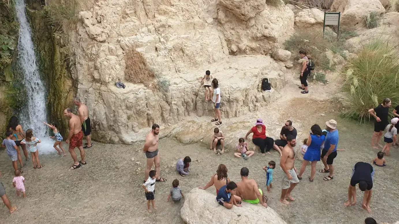 מטיילים בחול המועד סוכות, נחל דוד, 15 באוקטובר 2019 מטיילים בחול המועד סוכות, נחל דוד, 15 באוקטובר 2019