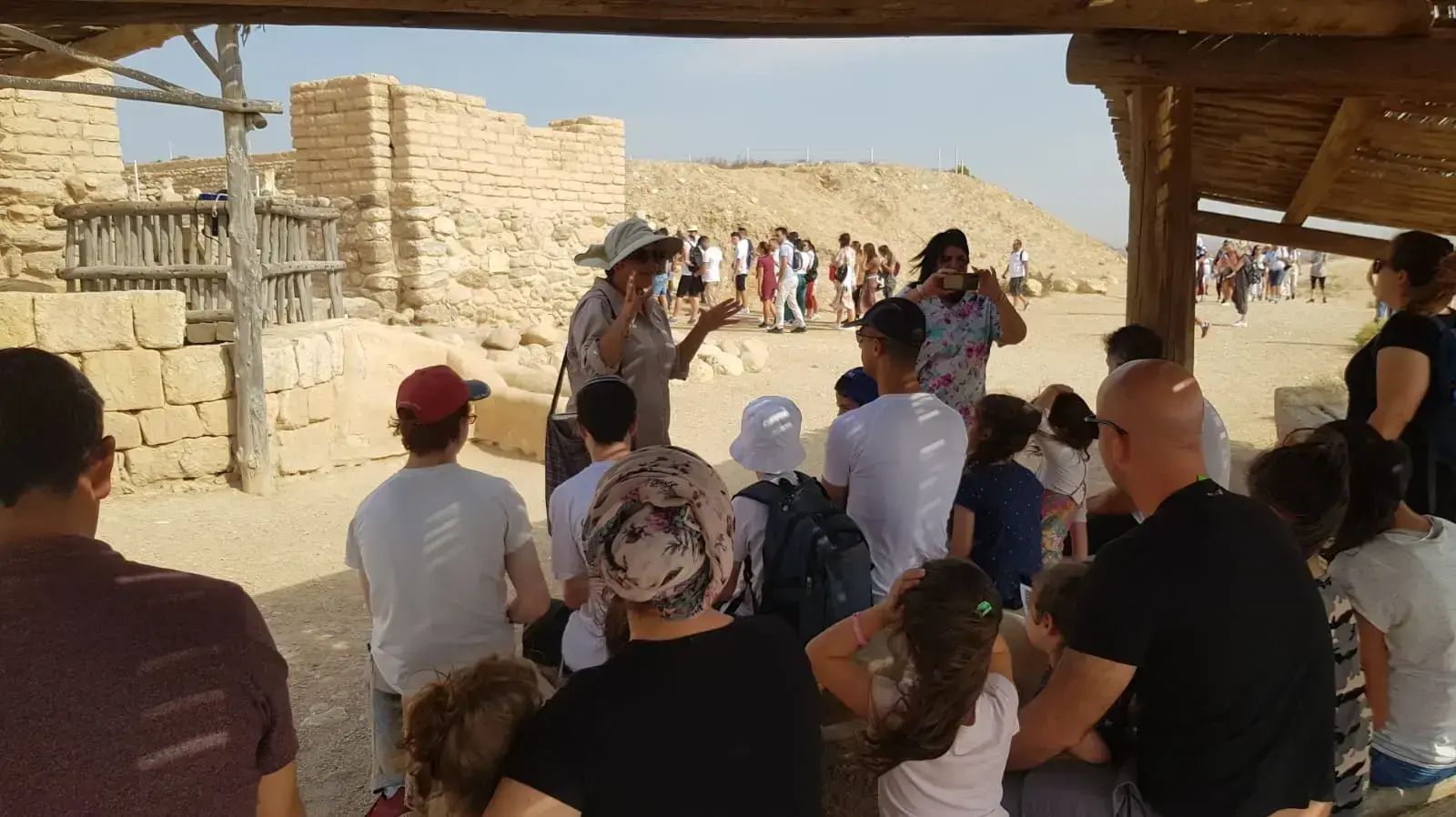 מטיילים בחול המועד סוכות, תל באר שבע סיור מודרך למשפחות, 15 באוקטובר 2019 מטיילים בחול המועד סוכות, תל באר שבע סיור מודרך למשפחות, 15 באוקטובר 2019