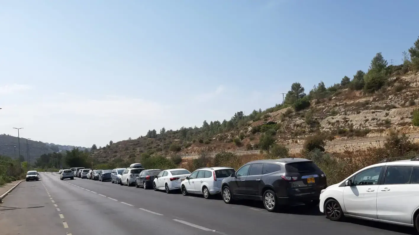 מטיילים במעין עין חניה, 15 באוקטובר 2019 מטיילים במעין עין חניה, 15 באוקטובר 2019