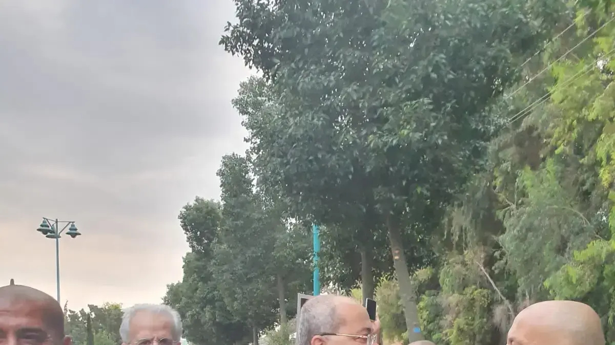 אחמד טיבי בהפגנת מחאה ברמלה על האלימות במגזר הערבי, 16 באוקטובר 2019 אחמד טיבי בהפגנת מחאה ברמלה על האלימות במגזר הערבי, 16 באוקטובר 2019