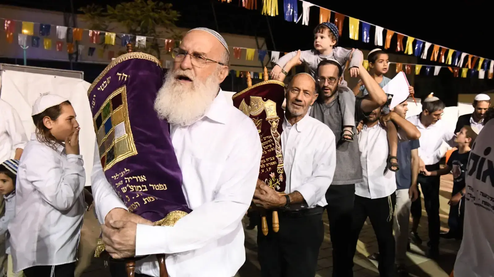הקפות שניות בשמחת תורה, יד בנימין במועצה האזורית נחל שורק, 21 באוקטובר 2019 הקפות שניות בשמחת תורה, יד בנימין במועצה האזורית נחל שורק, 21 באוקטובר 2019
