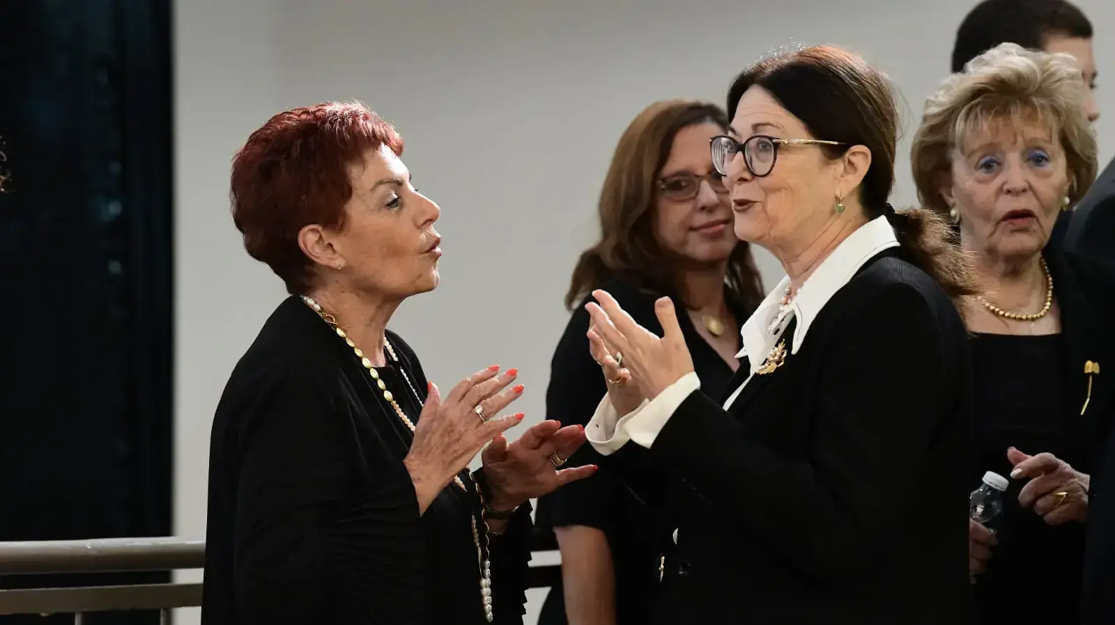 אסתר חיות בטקס האשכבה של נשיא בית המשפט העליון מאיר שמגר ז"ל, 22 באוקטובר 2019 אסתר חיות בטקס האשכבה של נשיא בית המשפט העליון מאיר שמגר ז"ל, 22 באוקטובר 2019
