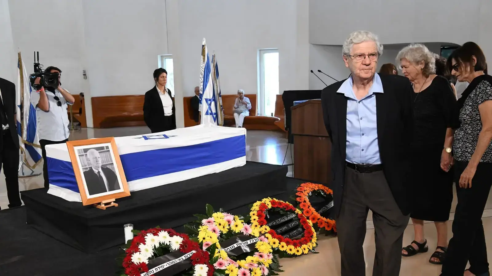 אהרון ברק בטקס אשכבת נשיא בית המשפט העליון לשעבר מאיר שמגר שמוצב בניין בית המשפט העליון בירושלים. 22 באוקטובר 2019 אהרון ברק בטקס אשכבת נשיא בית המשפט העליון לשעבר מאיר שמגר שמוצב בניין בית המשפט העליון בירושלים. 22 באוקטובר 2019