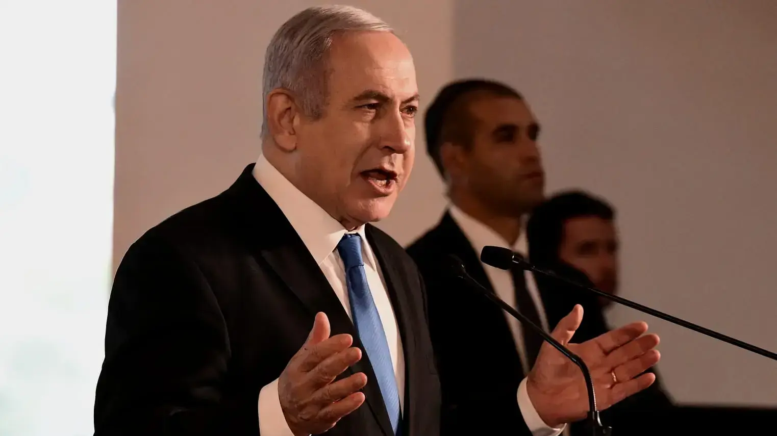 ראש הממשלה בנימין נתניהו בטקס אשכבת נשיא בית המשפט העליון לשעבר מאיר שמגר שמוצב בניין בית המשפט העליון בירושלים. 22 באוקטובר 2019 ראש הממשלה בנימין נתניהו בטקס אשכבת נשיא בית המשפט העליון לשעבר מאיר שמגר שמוצב בניין בית המשפט העליון בירושלים. 22 באוקטובר 2019