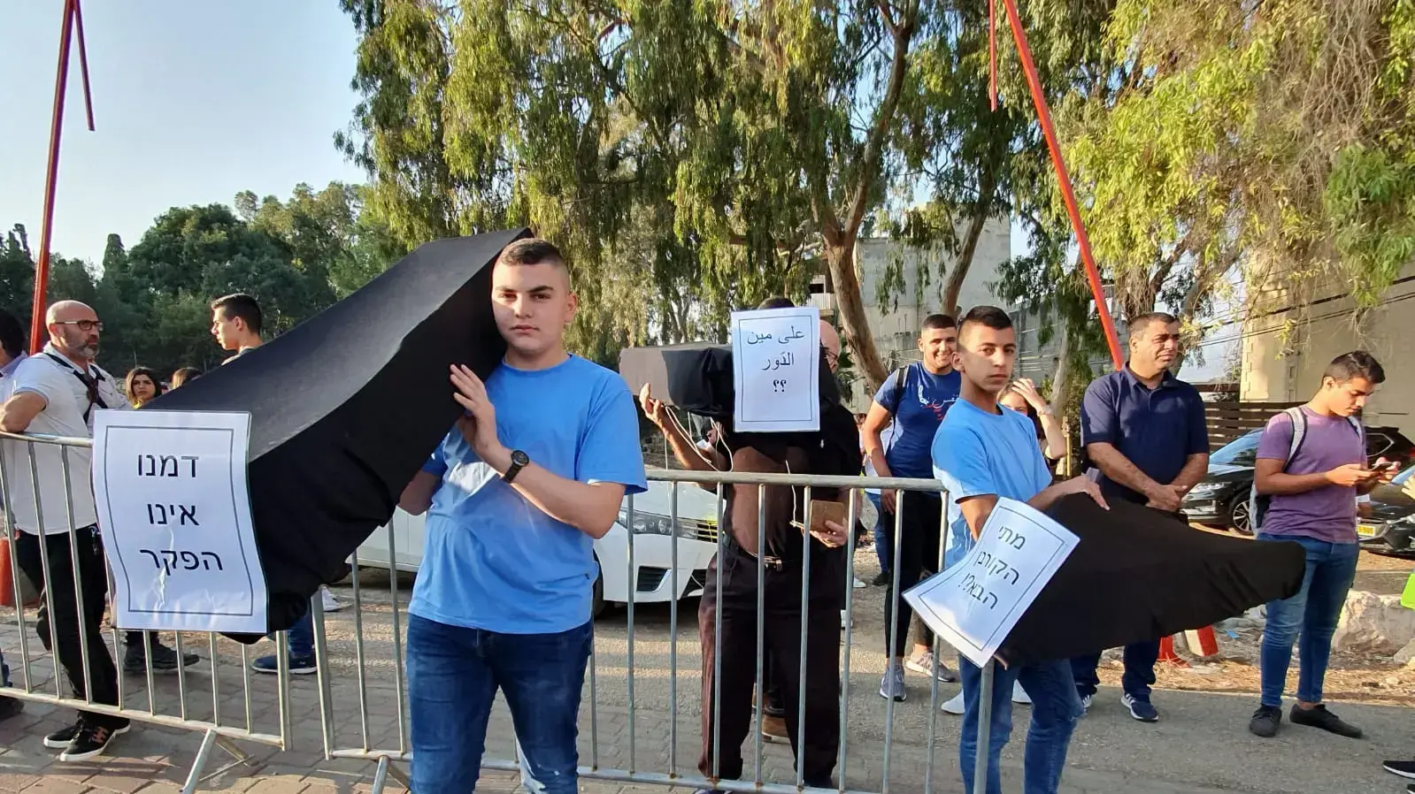 הפגנה כנגד האלימות הגואה במגזר הערבי, מול תחנת המשטרה בנצרת 22 באוקטבור 2019 הפגנה כנגד האלימות הגואה במגזר הערבי, מול תחנת המשטרה בנצרת 22 באוקטבור 2019