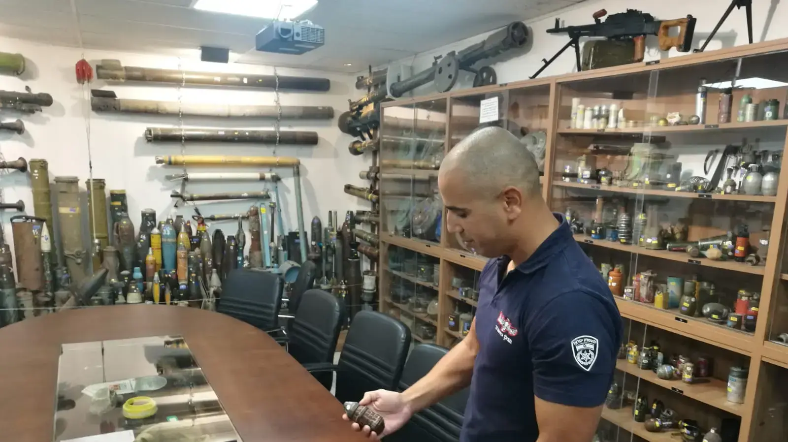 רימון יד מדגם USA של ארגון ההגנה שנמצאו באילת השחר רימון יד מדגם USA של ארגון ההגנה שנמצאו באילת השחר