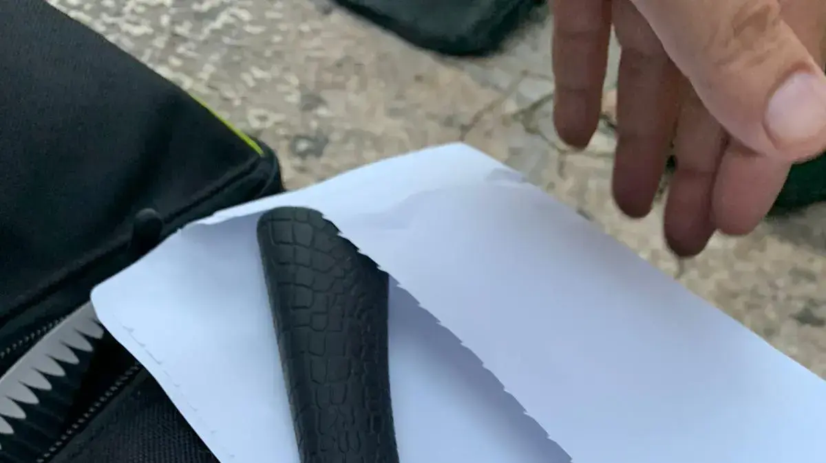 הסכין ששימשה את המחבל באירוע הדקירה בשער הפרחים בירושלים, 28 באוקטובר 2019 הסכין ששימשה את המחבל באירוע הדקירה בשער הפרחים בירושלים, 28 באוקטובר 2019