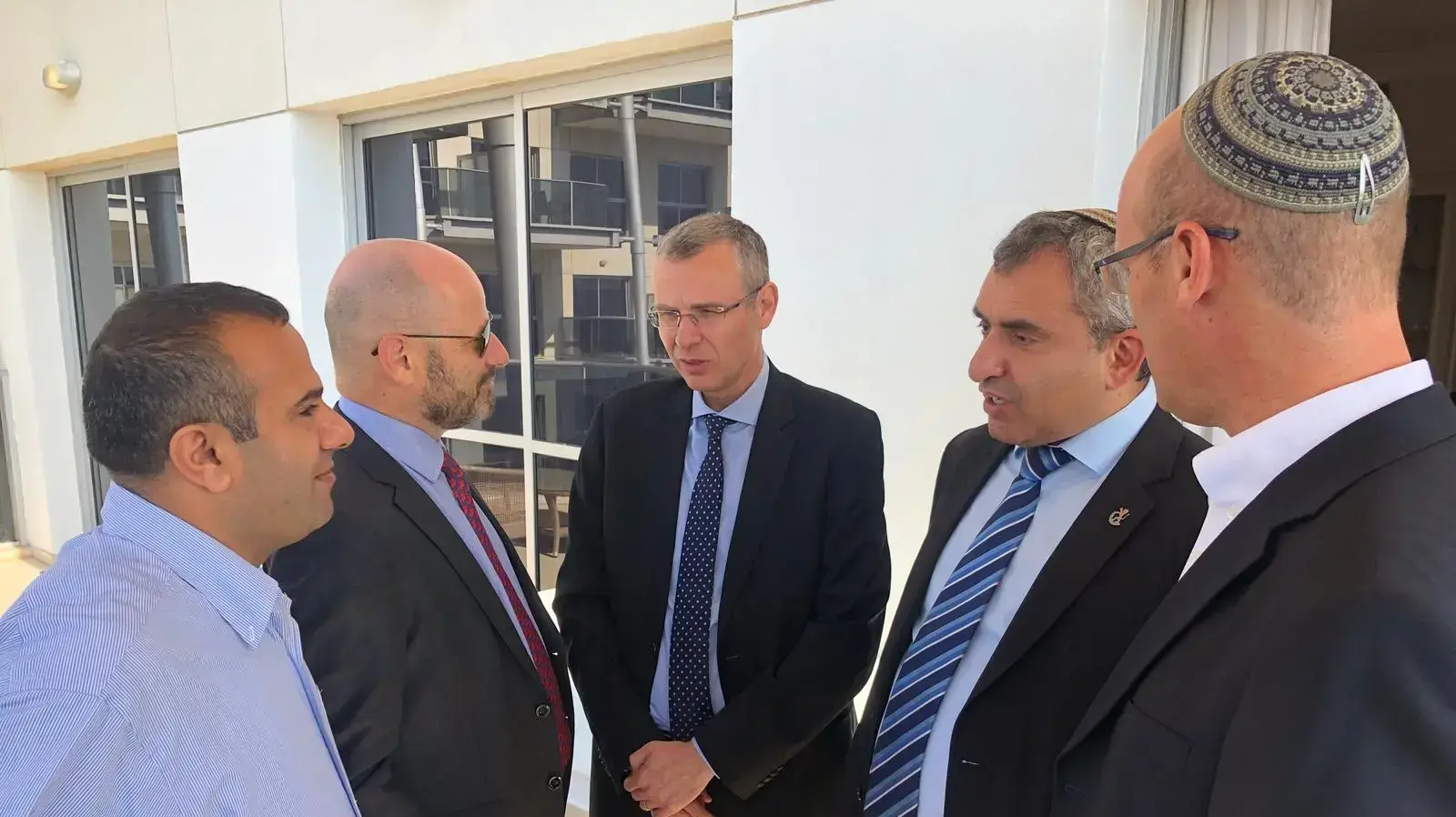 פגישת צוותי המו"מ של הליכוד וכחול לבן, כפר המכביה, ר"ג 31 באוקטובר 2019 פגישת צוותי המו"מ של הליכוד וכחול לבן, כפר המכביה, ר"ג 31 באוקטובר 2019