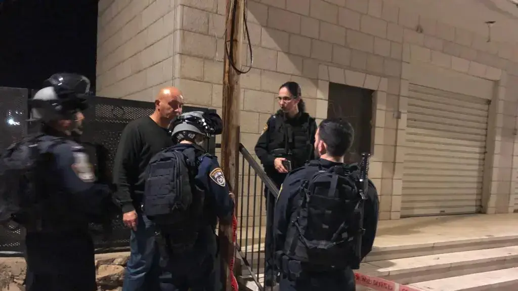 כוחות המשטרה בזירת האירוע בו נהרג גבר ונפצעו שני נוספים בקטטה בטורעאן שבגליל התחתון כוחות המשטרה בזירת האירוע בו נהרג גבר ונפצעו שני נוספים בקטטה בטורעאן שבגליל התחתון