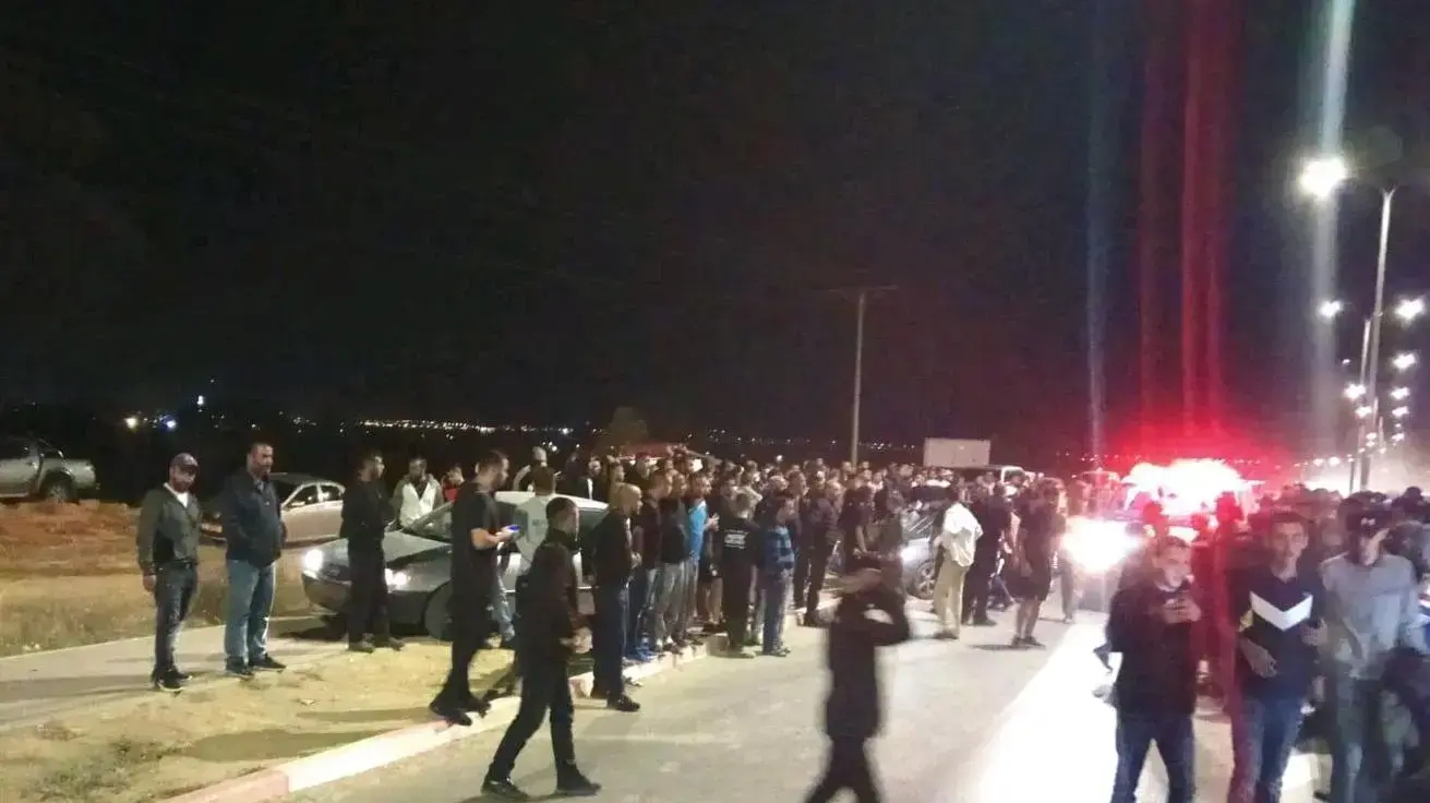 2 גברים הרוגים ברכב סמוך לכיכר רוטרי בכניסה לעומר.4 בנובמבר 2019 2 גברים הרוגים ברכב סמוך לכיכר רוטרי בכניסה לעומר.4 בנובמבר 2019