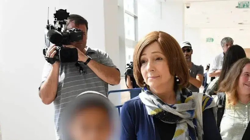 לריסה טרימבובלר, אשתו של יגאל עמיר, בדיון בעתירה נגד עונש משמעתי שקיבל יגאל עמיר על שיחת הטלפון שלו עם "הצל", 19.09.19 לריסה טרימבובלר, אשתו של יגאל עמיר, בדיון בעתירה נגד עונש משמעתי שקיבל יגאל עמיר על שיחת הטלפון שלו עם "הצל", 19.09.19