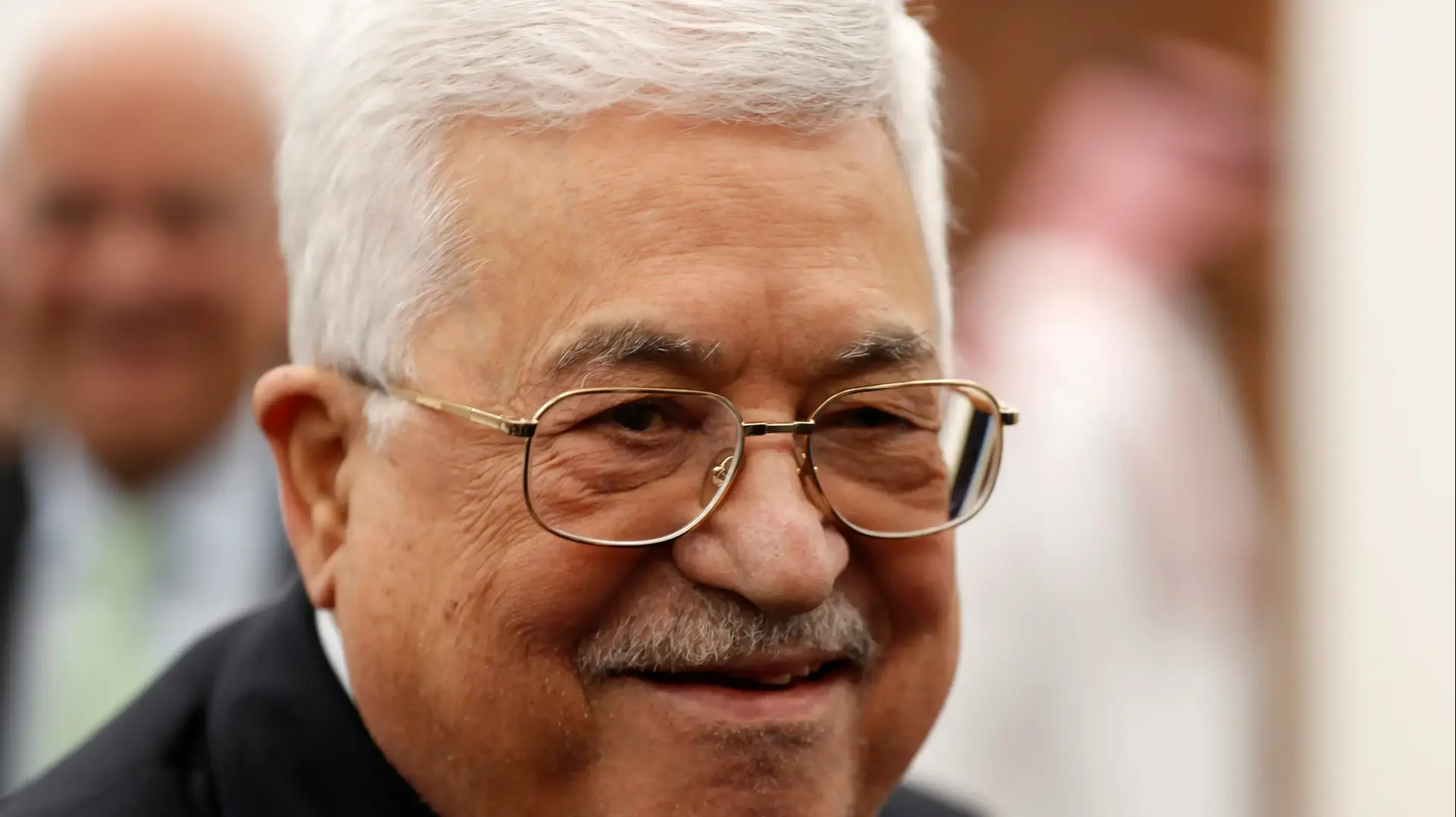 אבו מאזן בגישתו עם ראש פדרציית הכדורגל הסעודית ברמאללה - ה-13 לאוקטובר 2019 אבו מאזן בגישתו עם ראש פדרציית הכדורגל הסעודית ברמאללה - ה-13 לאוקטובר 2019