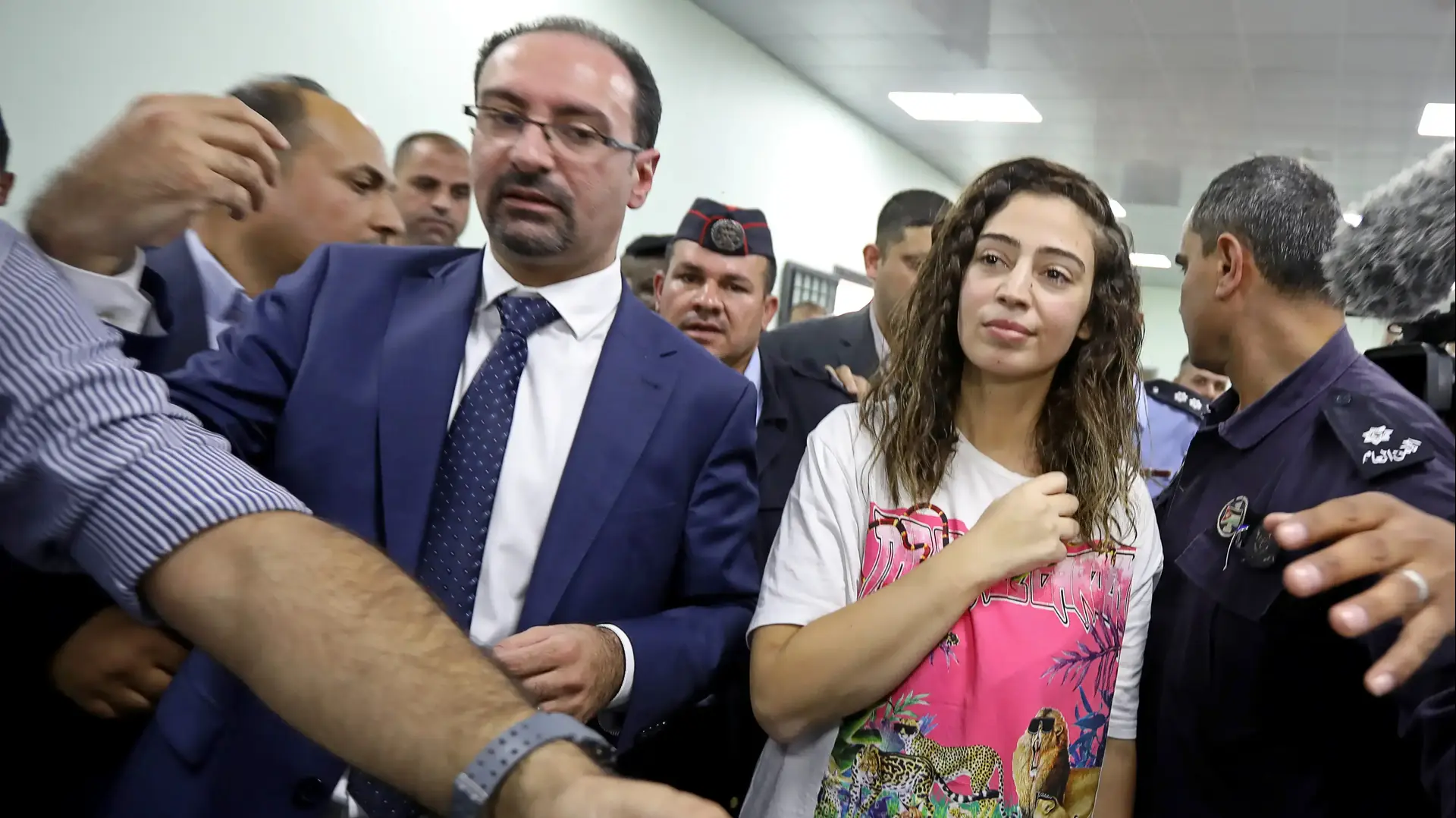 שחרור היבה לבאדי נראית עבמעבר גשר המלך חוסין סמוך לעמאן שחרור היבה לבאדי נראית עבמעבר גשר המלך חוסין סמוך לעמאן